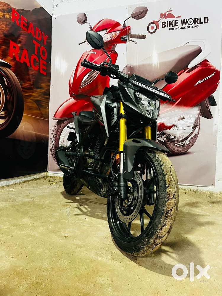 Honda CB300F DLX pro, 2024 model for sale