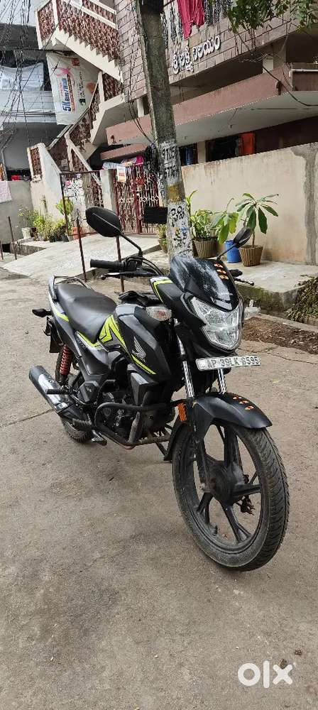 HONDA SP 125 black and green 2021 model