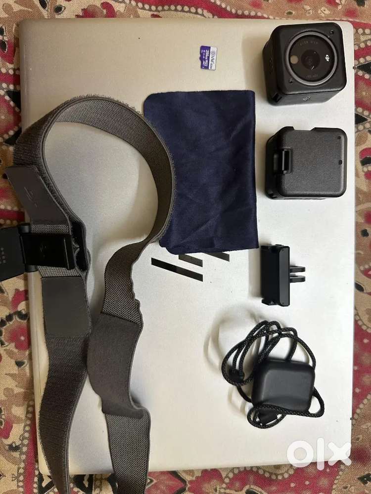 DJI action 2 cam full kit brand new condition with 256GB memory card