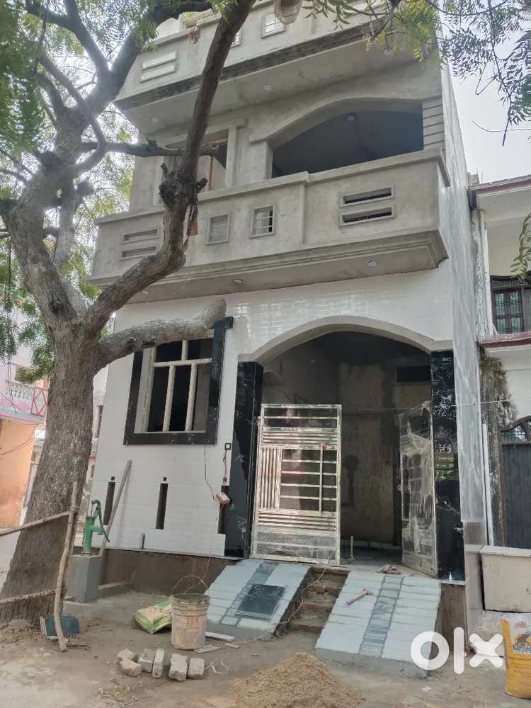 बनवीरपुर में नया मकान बना है एक नंबर घर है जिसको लेना हो संपर्क करे