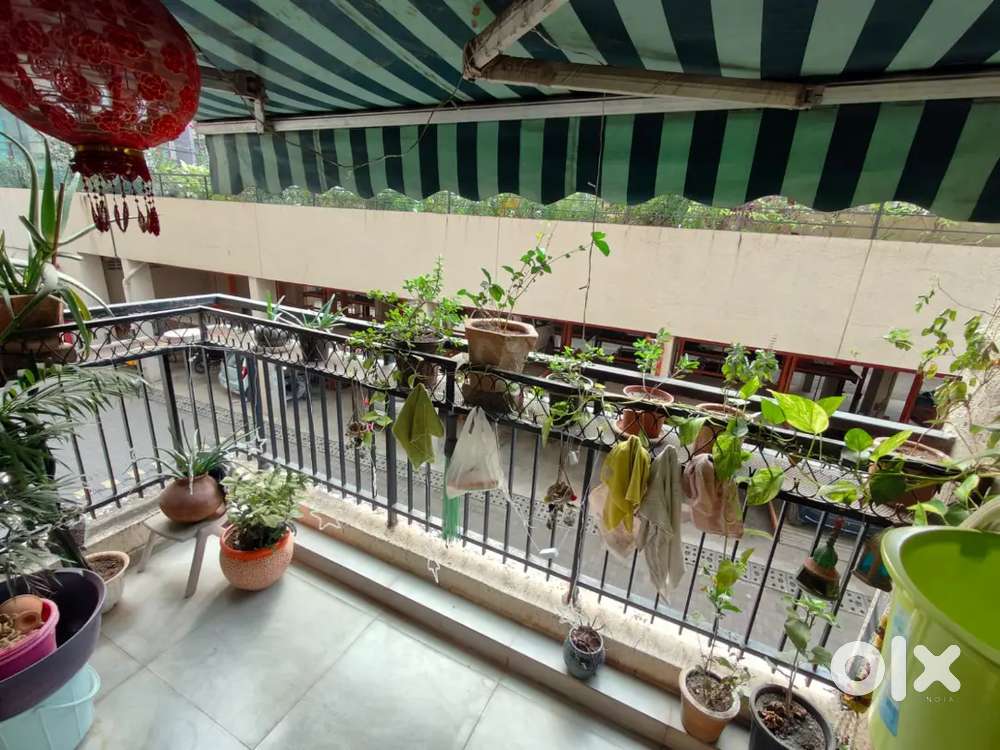 2bhk sale flat available in kasarwadwli ghodbarder rood