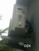 Lg Ac 1 ton dual inverter just 5 months