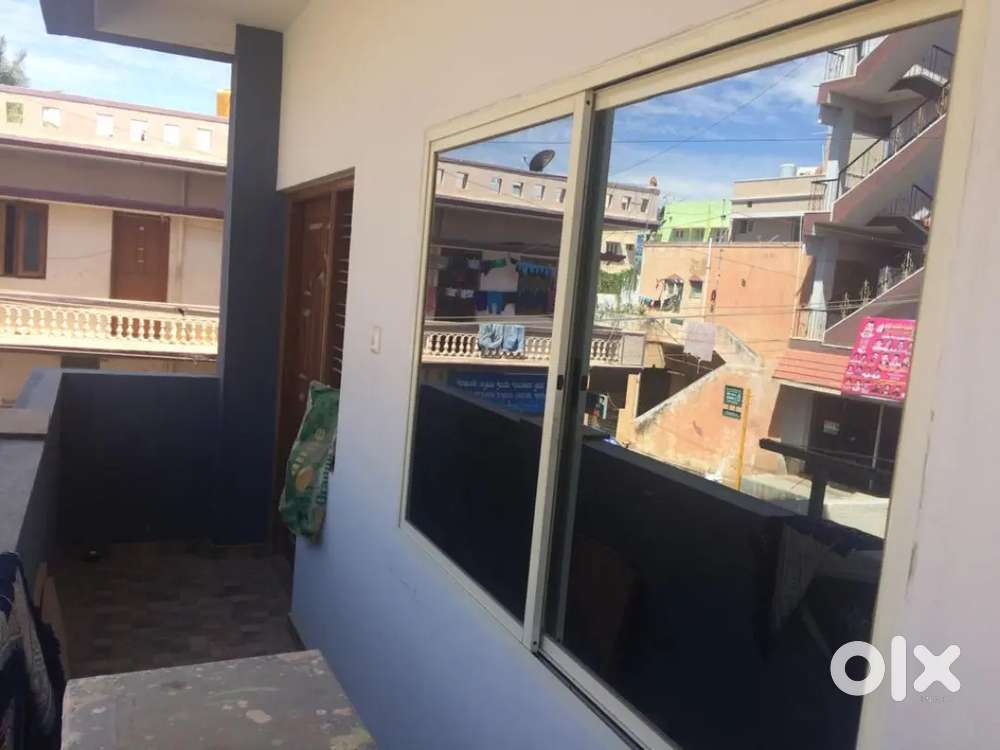 1bhk house for lease 6lacs for 2years