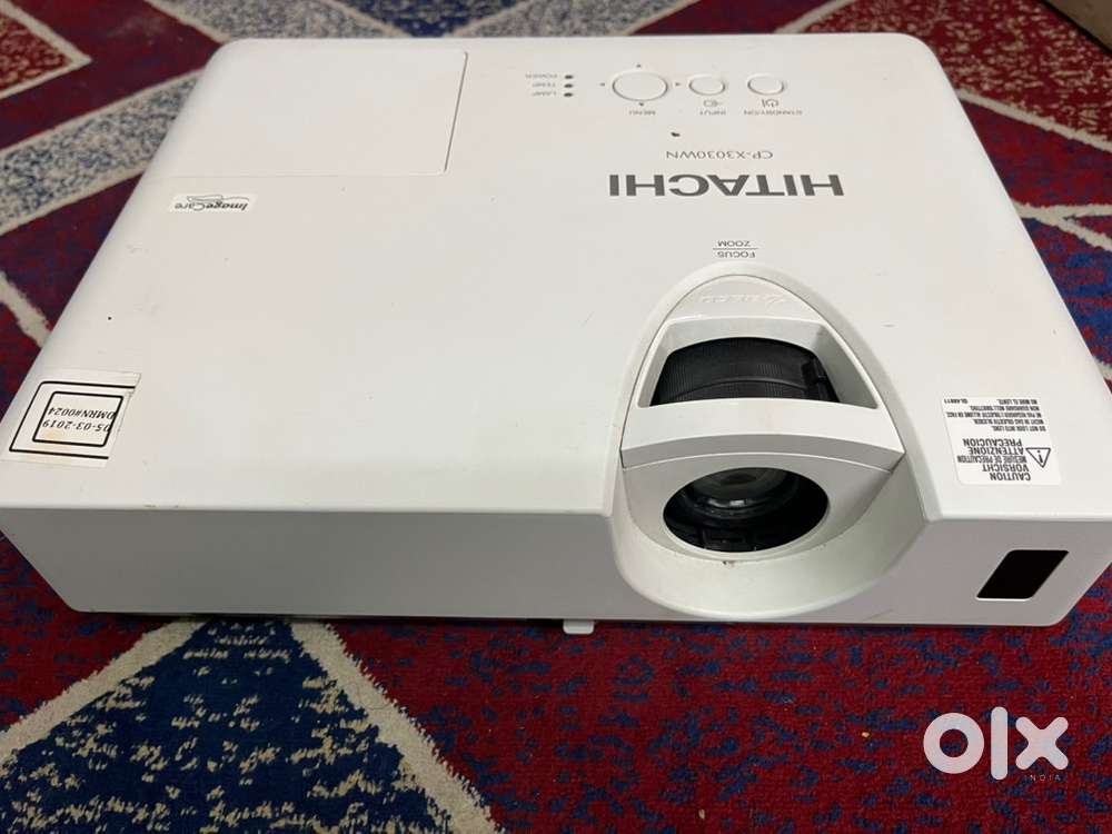 Hitachi projector