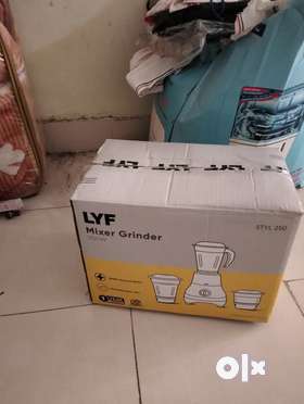 Lyfe company ka brand new mixer  Grinder. With 3 pot.