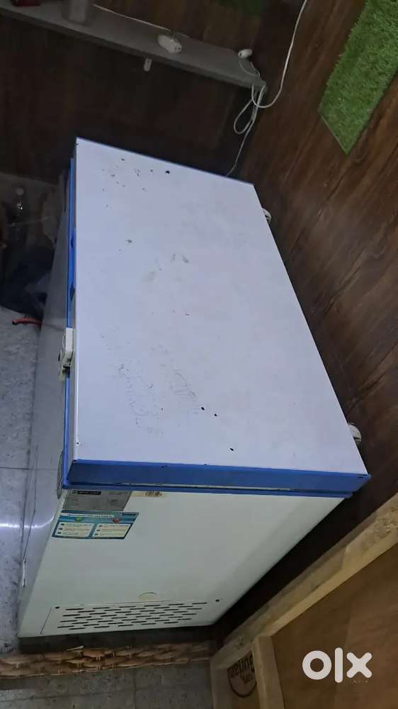 Deep fridge 180 liter condition ok compresoor ok hai ek daami