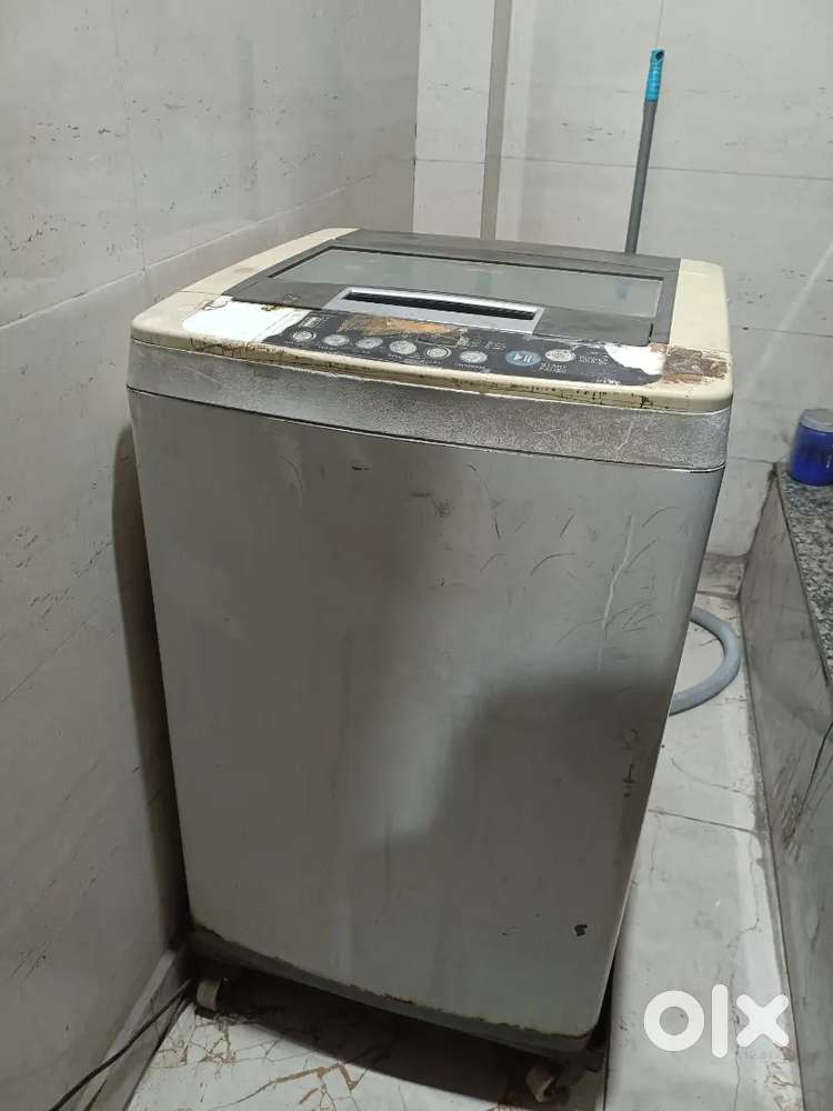 LG washing machine fully automatica top load 6.2 kg, working condition
