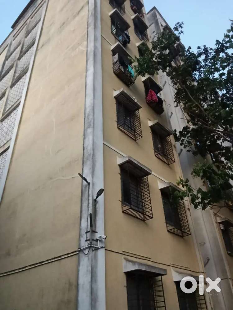 त्रिवेणी हाईट म्हाडा कॉलनी 1 B H K प्लॅट भांडया ने द्यायचे आहे