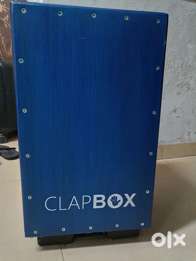 Clapbox or cajon