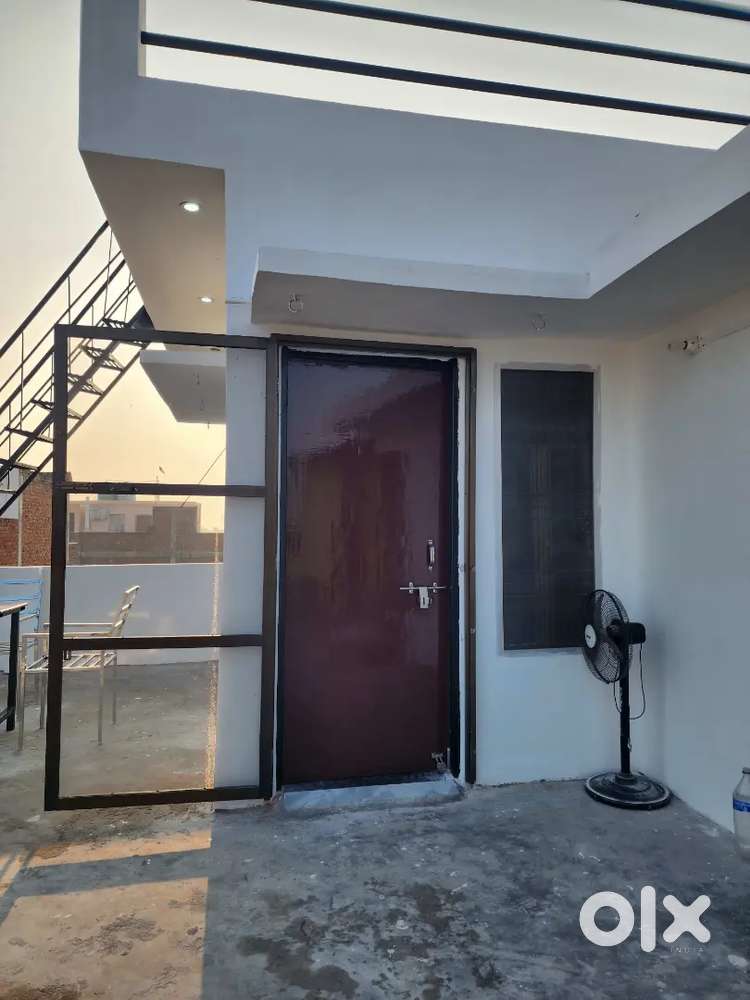 1  Bigroom Attach kitchen 1 separate bathroom With sit ara outsideroom