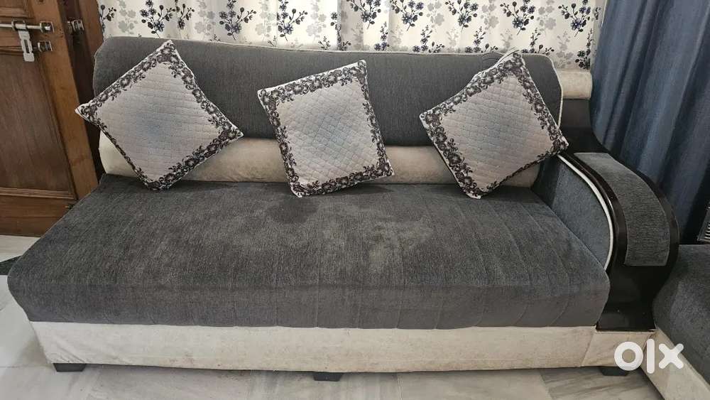 Sofa set with center table