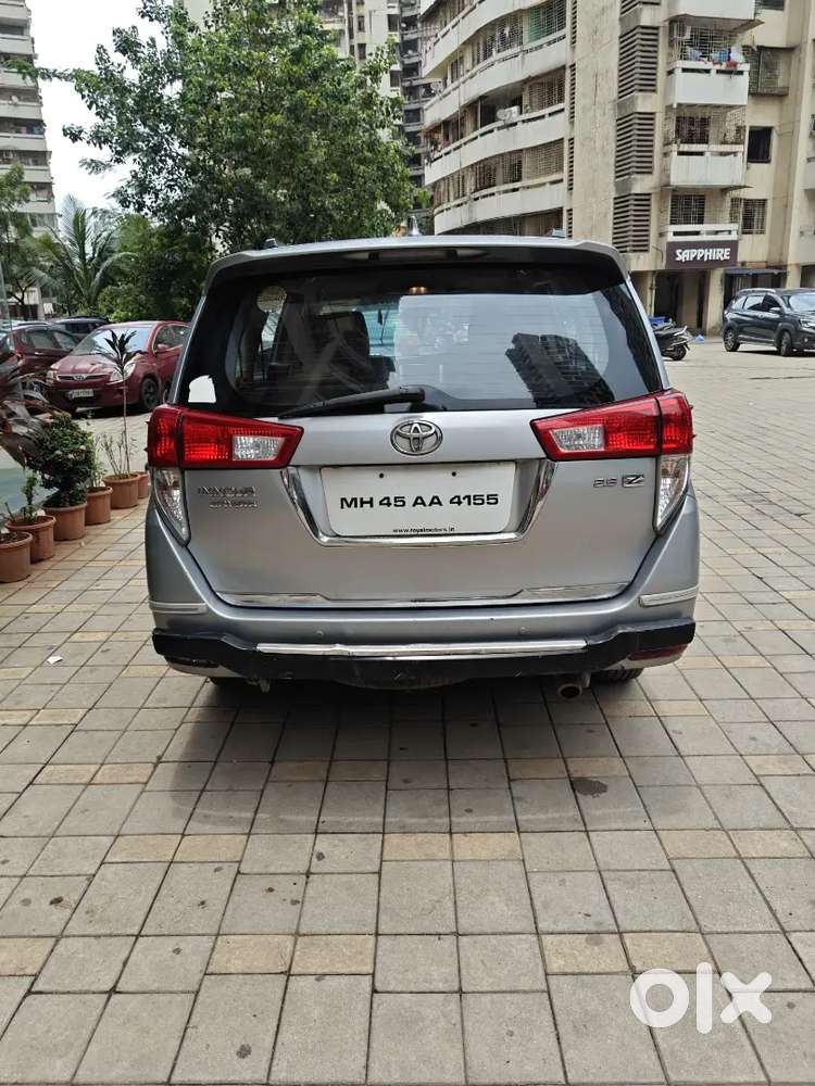 TOYOTA INNOVA CRYSTA 2.8Z FULLY AUTOMATIC TOP END MODEL