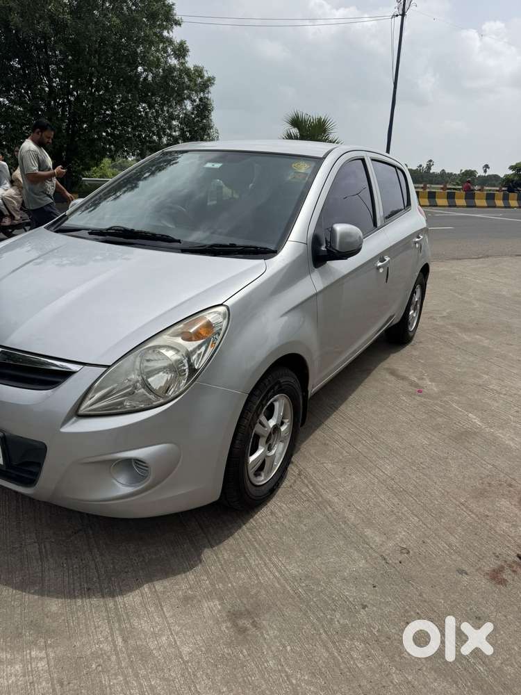Hyundai i20 2010-2012 1.2 Sportz, 2011, Petrol