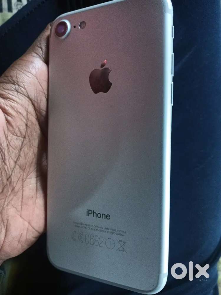 I Phone 7 ( 128 gb )