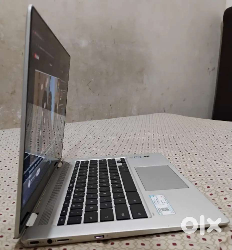 Hp folding touching laptop