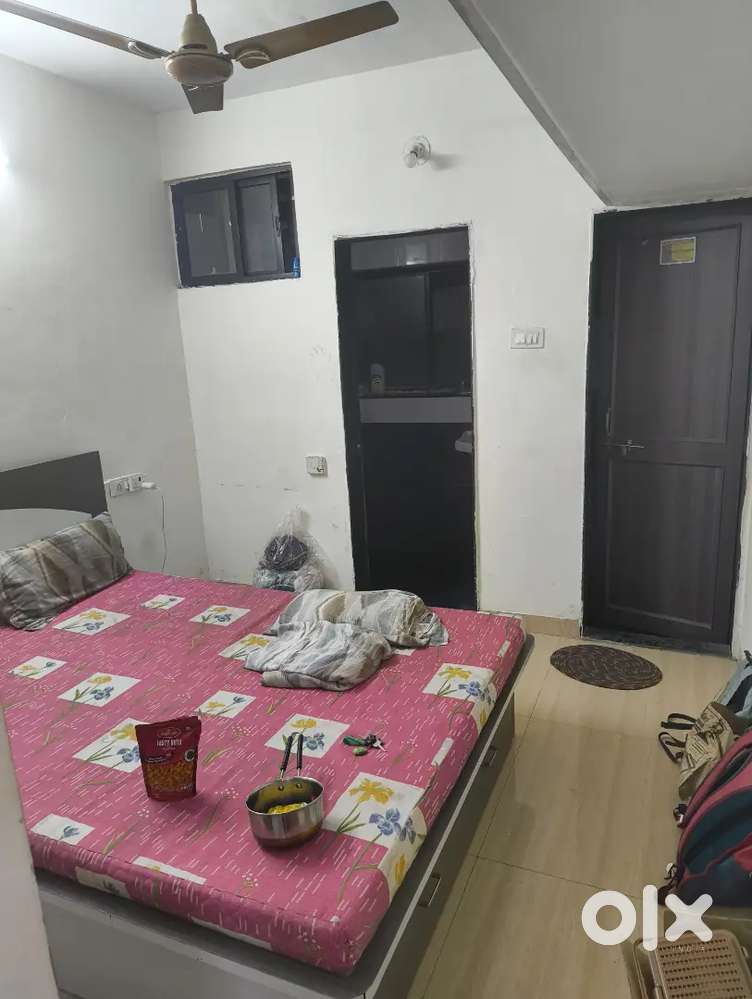 Flat for rent gujrat colony Kothrud near mitwpu