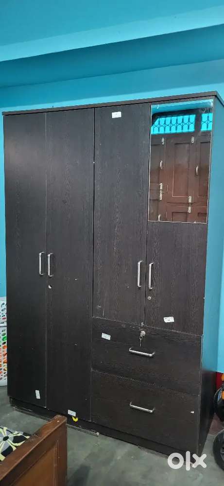 Wardrobe ,bed,tv unit