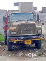 गाड़ी विकने आहे