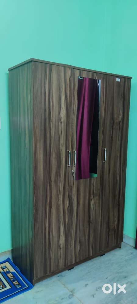 3 door wardrobe