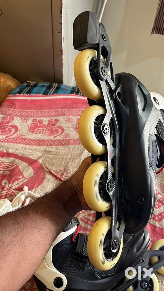 Inline skating with all protection kit