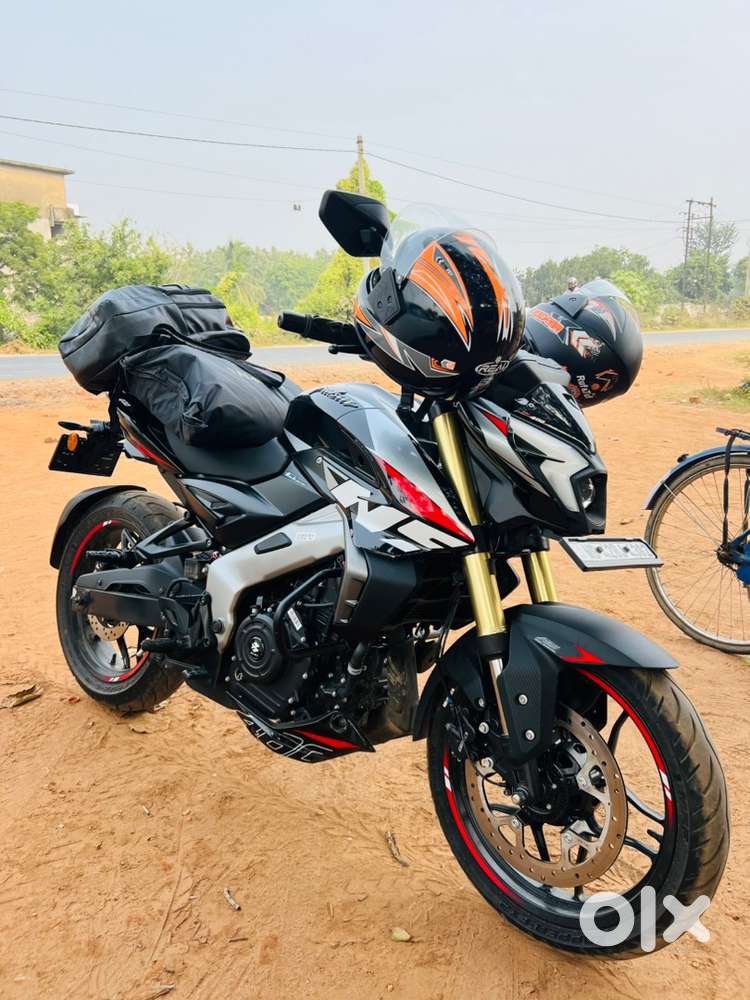 NEW PULSAR NS400z on sell low price 11 month old bike