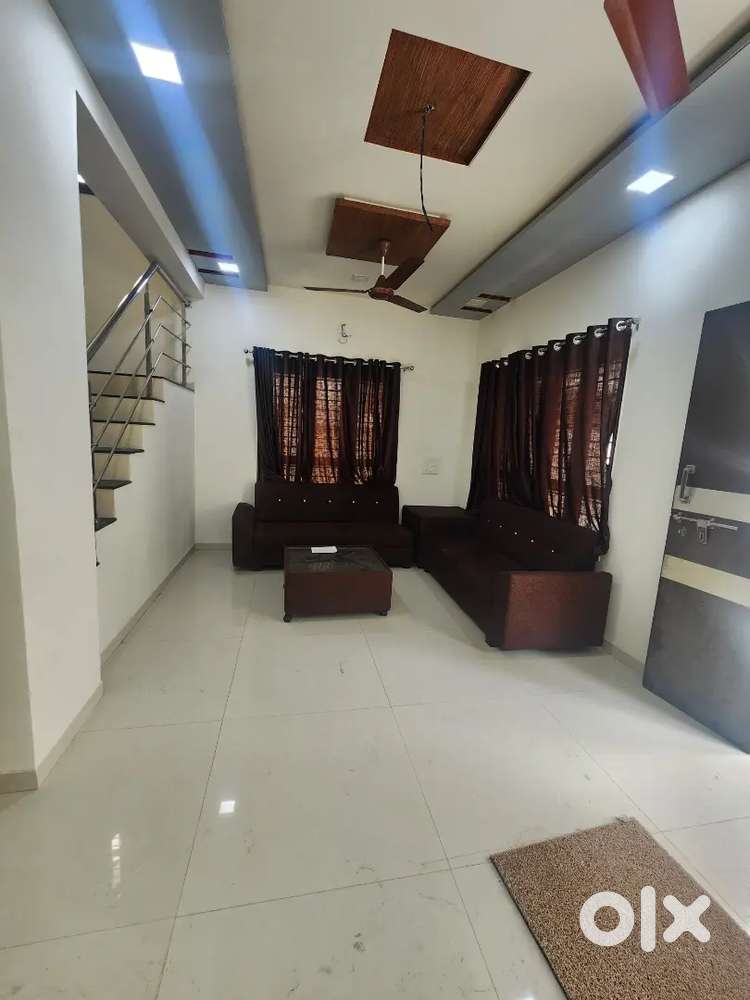 Rent 4 bhk banglow fully furnished