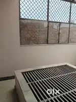 Independent floor for rent in Y block