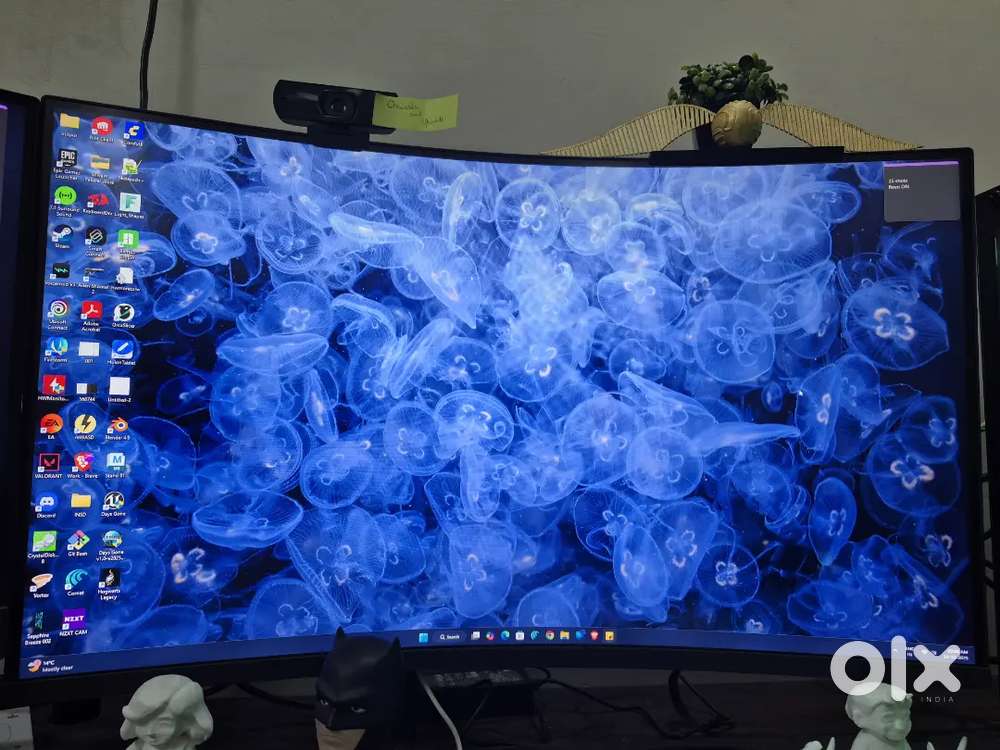 LG ULTRAGEAR CURVED 32INCH MONITOR