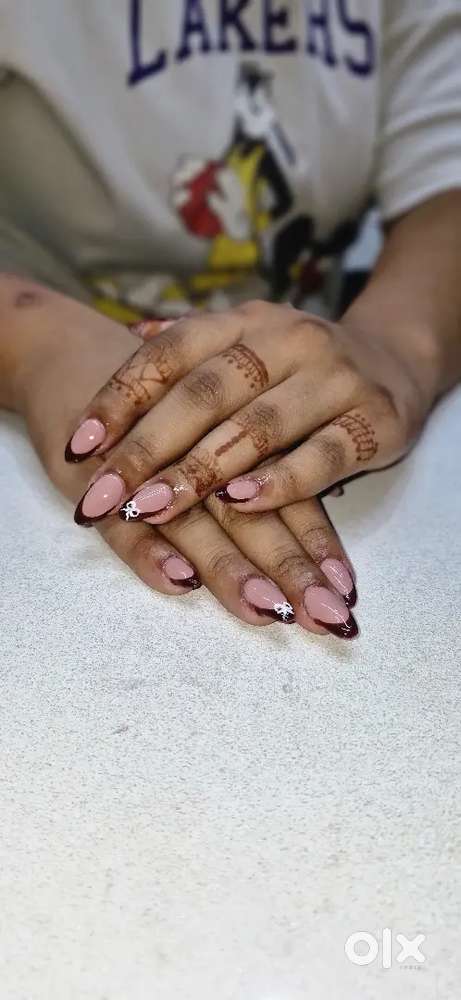 Full female Beautician for salon[Sec I,Aashiana,Lucknow]