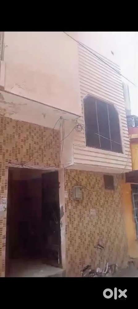 30 Gaj House Available For Sale
