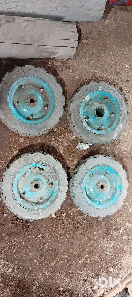 Selling tyres