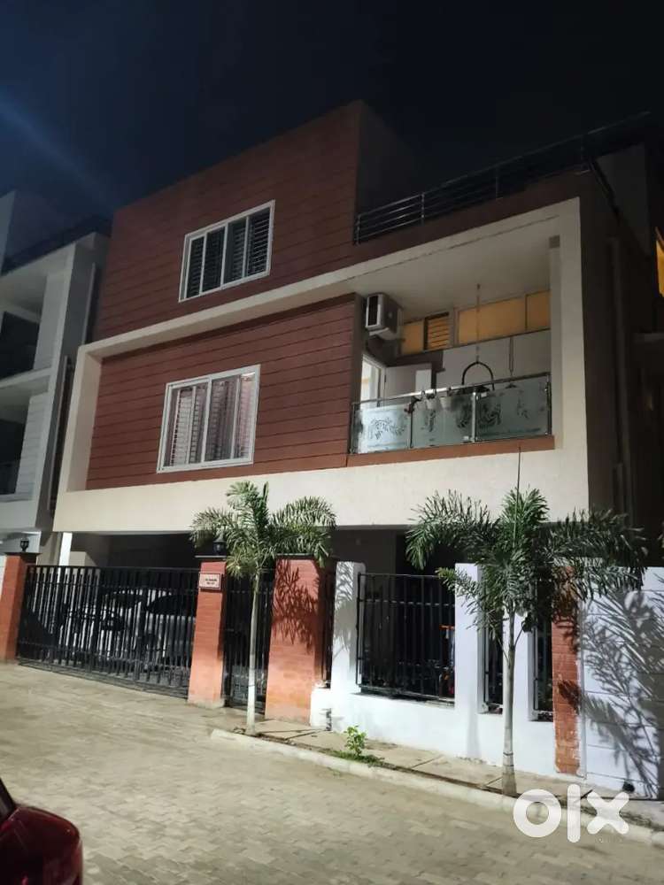 Couple freind family bachelor working bad light fine cupboard,1bhk,12k