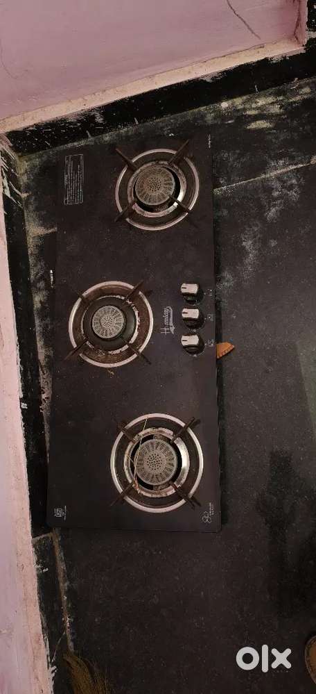 Gas chulha 3 sits