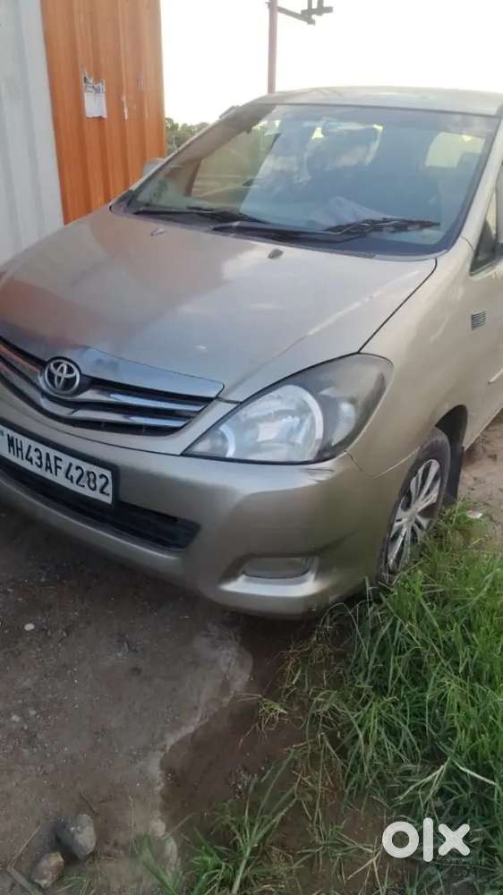 Toyota Innova 2010 Diesel 300000 Km Driveng