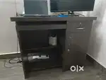 Computer table