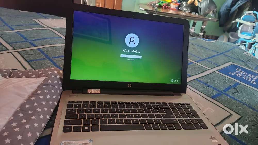 HP laptop 1tb new battery