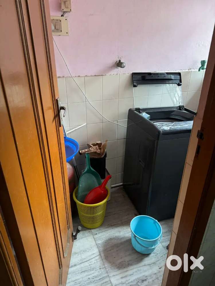 Female flatmate needed