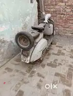 Old bajaj cub scooter chalu h