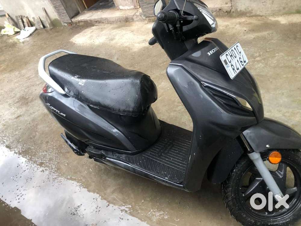 Sleek Matt Grey Honda Activa 6G (2023)  Only 9,895 km  Petrol