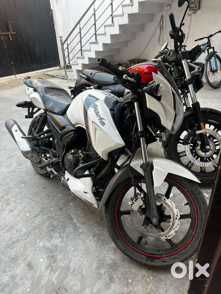 TVS apache RTR 160 white