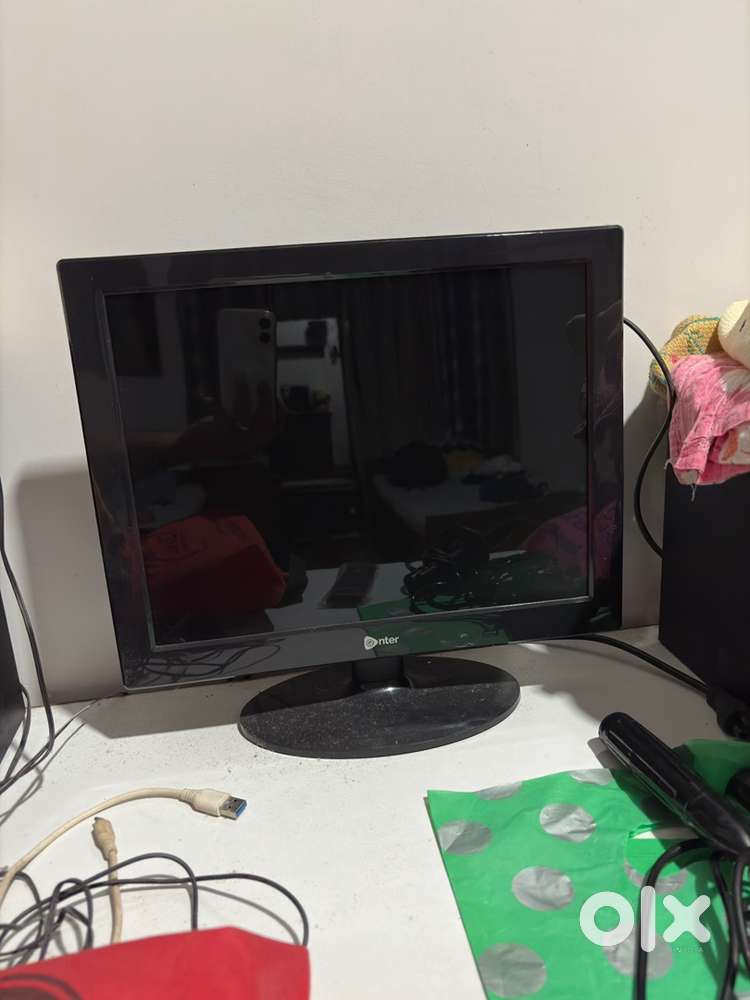 Enter 15inch monitor