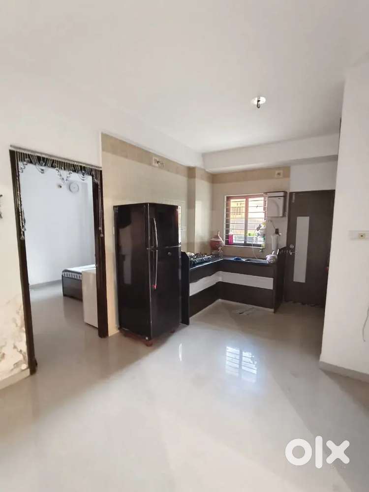 2BHK SEMI FURNISHED FLAT FOR RENT IN VASNA ROAD NR KALYAN PARTY PLOT