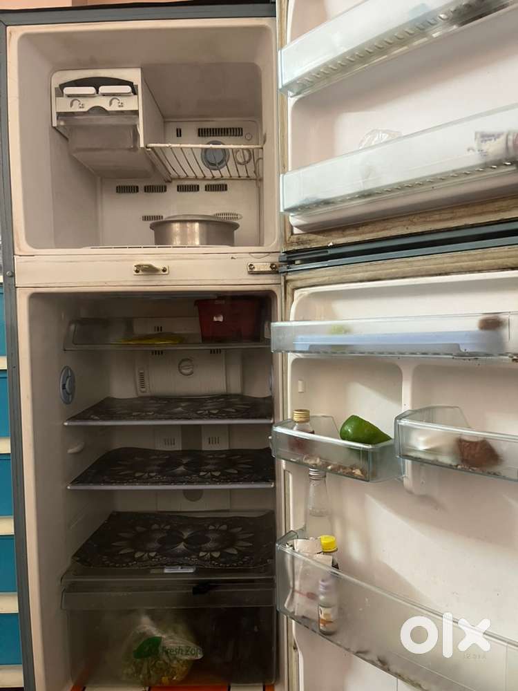 DOUBLE DOOR SAMSUNG SILVER NANO 165ltr. FRIDGE