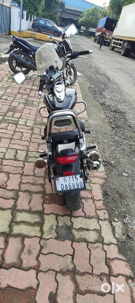 Bajaj Avenger 220 cruise