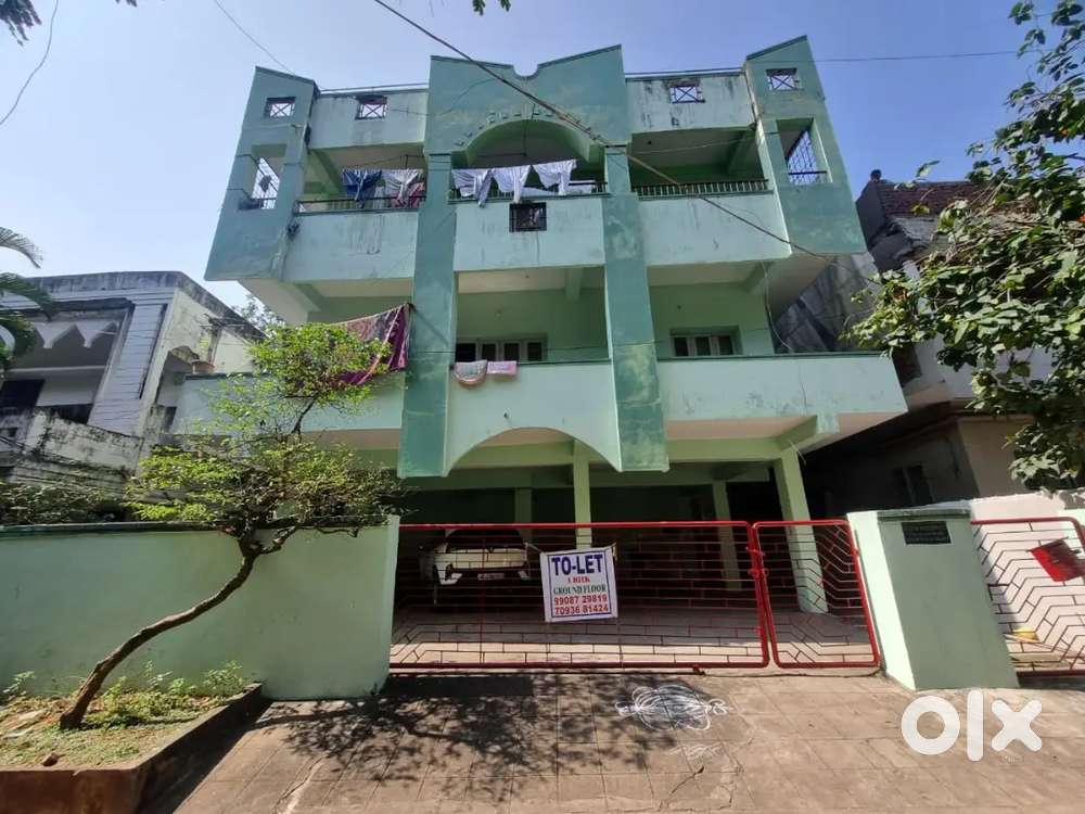 Semi-Furnished 3BHK House for Rent – Ideal for Family or Office Use.