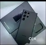 Selling my 6 month old Samsung s23ultra black colour need urgent money