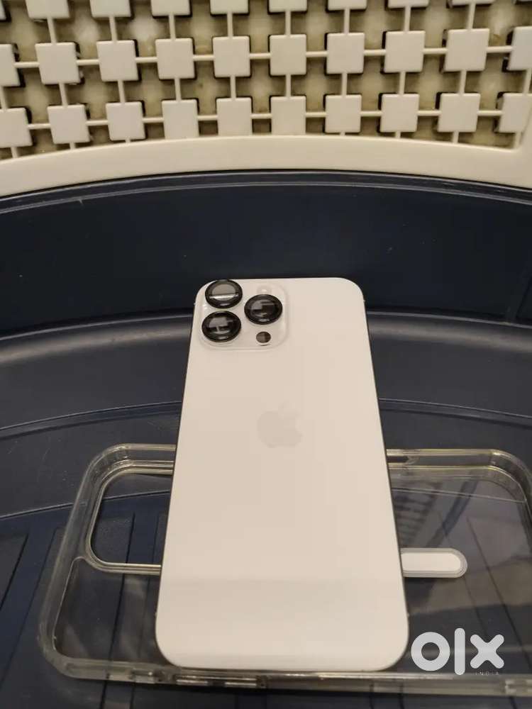 7 days old iPhone 16 pro max 256 gb white titanium