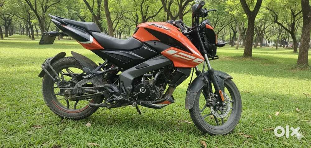 Bajaj pulsar NS 125 ORANGE COLOUR