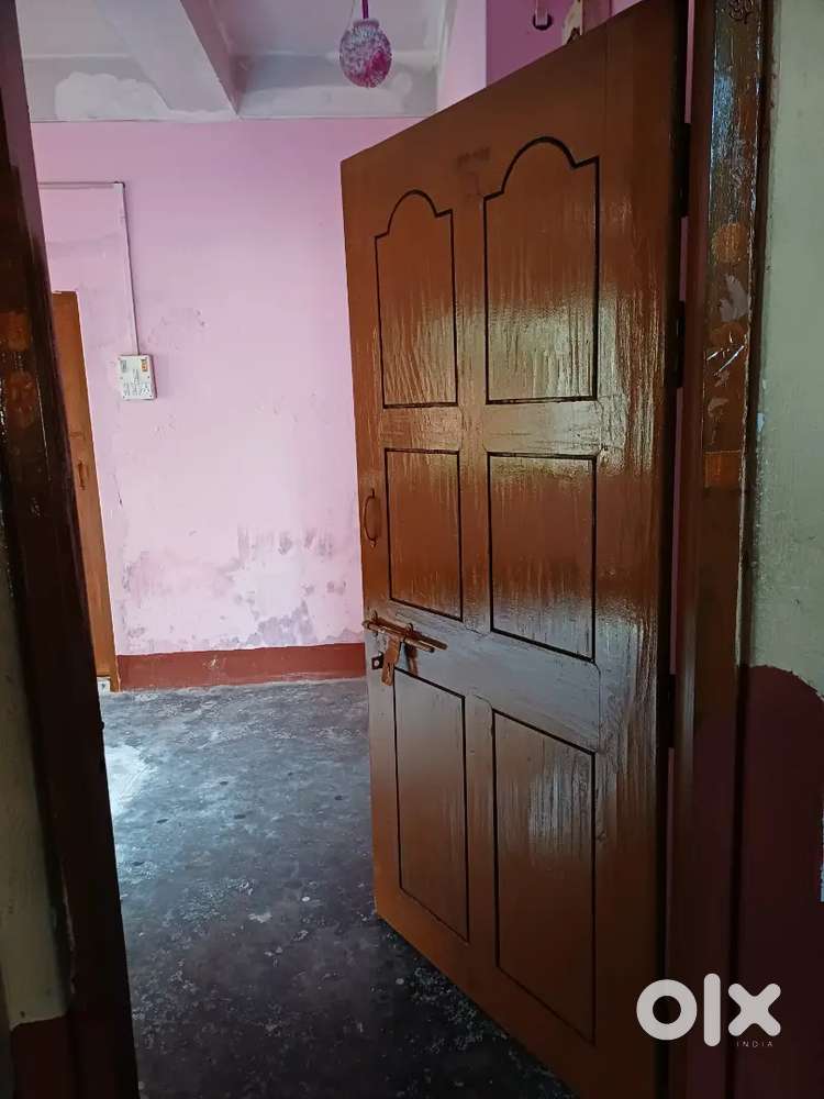1 Room set available for rent