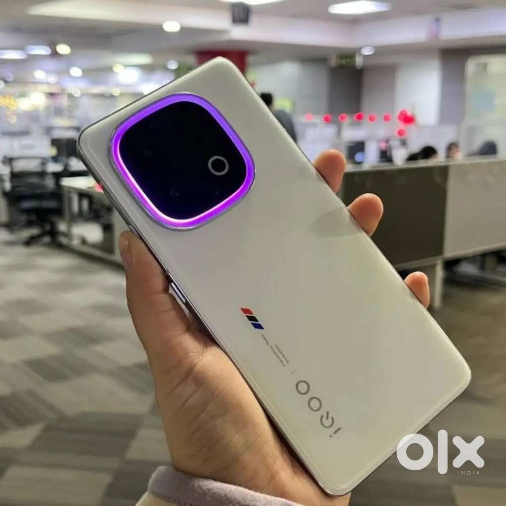 iQOO 13 32gb ram 512 gb rom 5 month old h ek dam new h